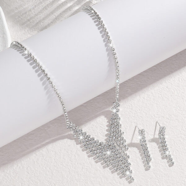 Metal Rhinestone Banquet Necklace Jewelry Suit - Image 2